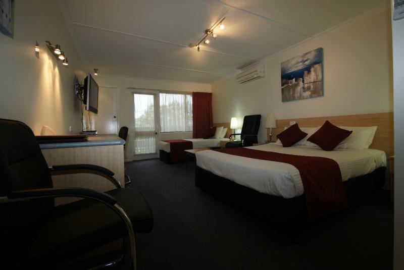 Edinburgh Motor Inn วาร์รากูล ภายนอก รูปภาพ