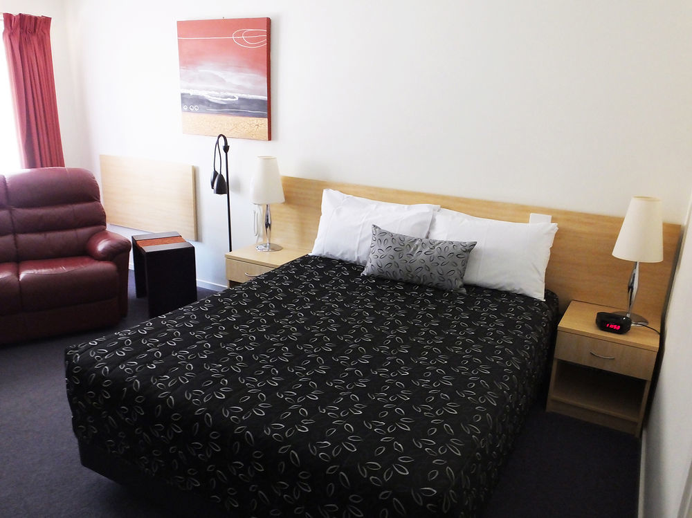 Edinburgh Motor Inn วาร์รากูล ภายนอก รูปภาพ