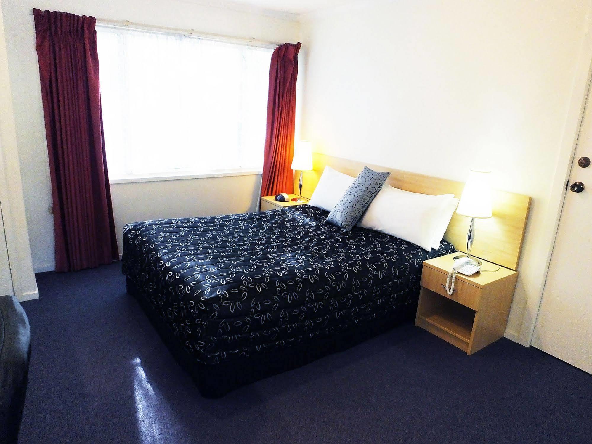 Edinburgh Motor Inn วาร์รากูล ภายนอก รูปภาพ