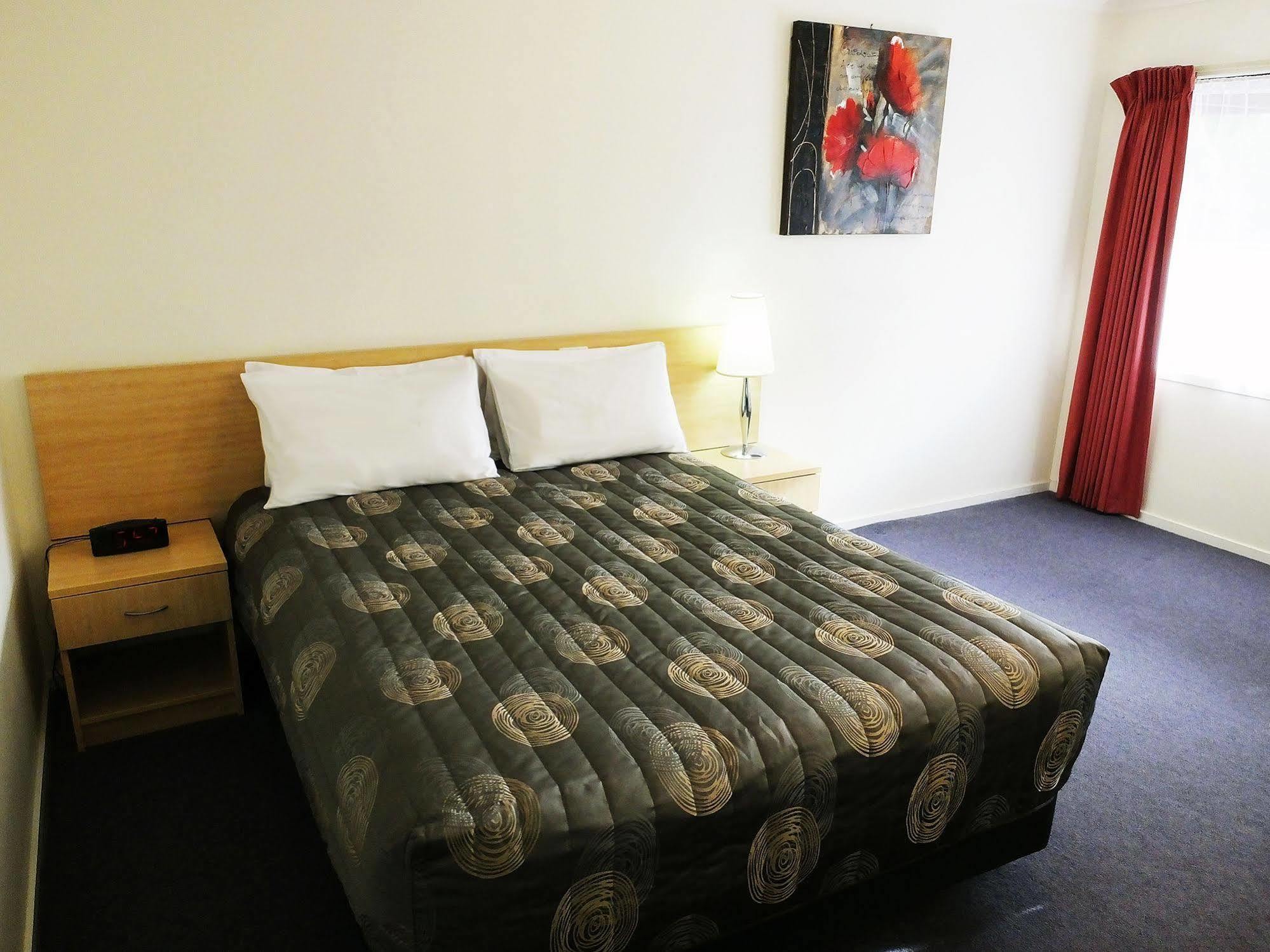 Edinburgh Motor Inn วาร์รากูล ภายนอก รูปภาพ